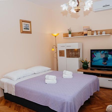 Apartman Neli Vir Exterior foto