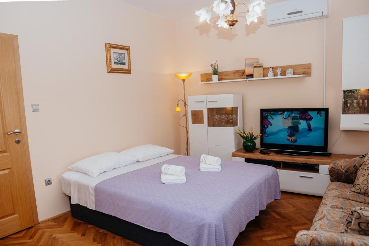 Apartman Neli Vir Exterior foto