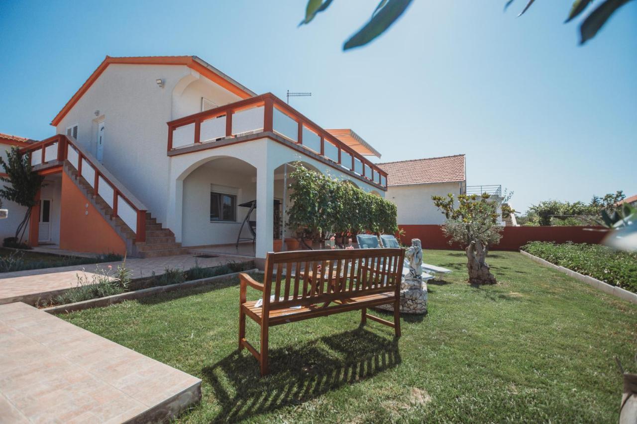 Apartman Neli Vir Exterior foto