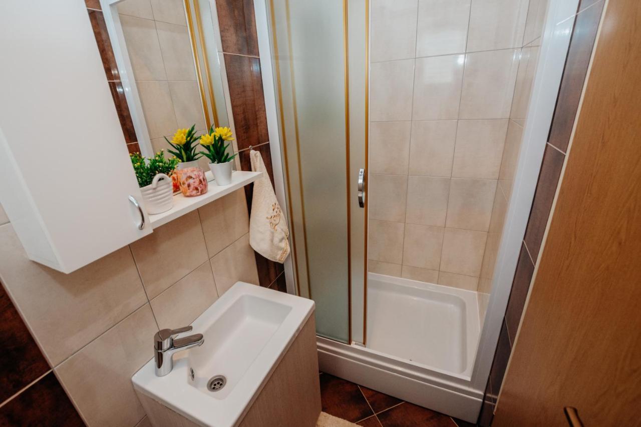 Apartman Neli Vir Exterior foto