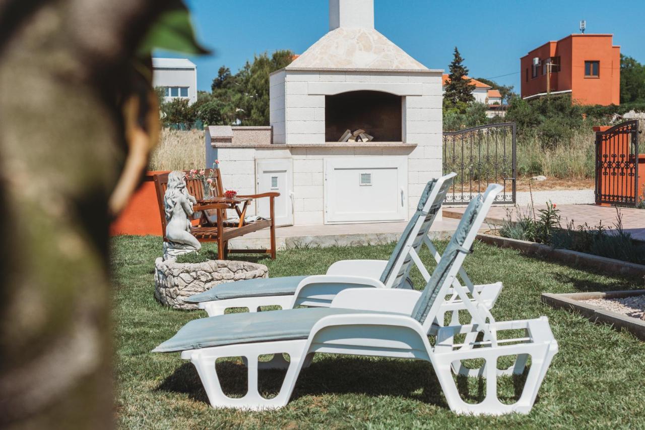Apartman Neli Vir Exterior foto