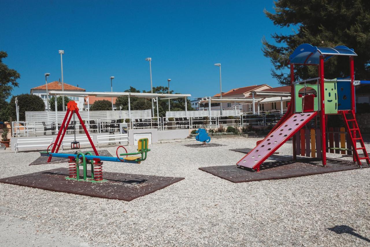 Apartman Neli Vir Exterior foto